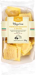 Pasta Mezzeluna Parmesan och Tryffel Färsk
